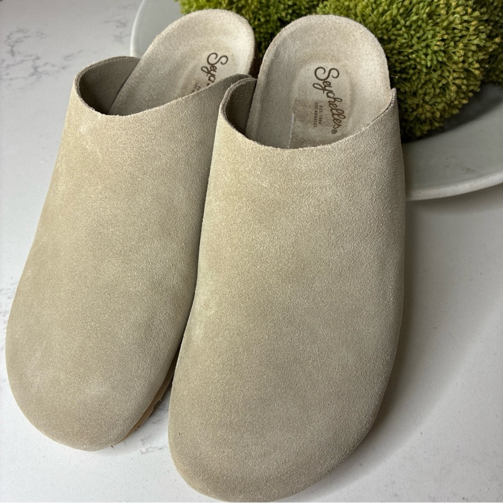 Seychelles Cream Suede Mules